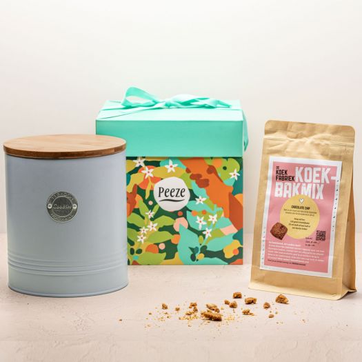 Cadeaupakket-bakmix-chocolate-chip-met-koektrommel