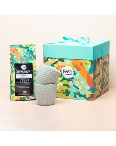 Koffie cadeaupakket met kleurrijke kleine mokjes